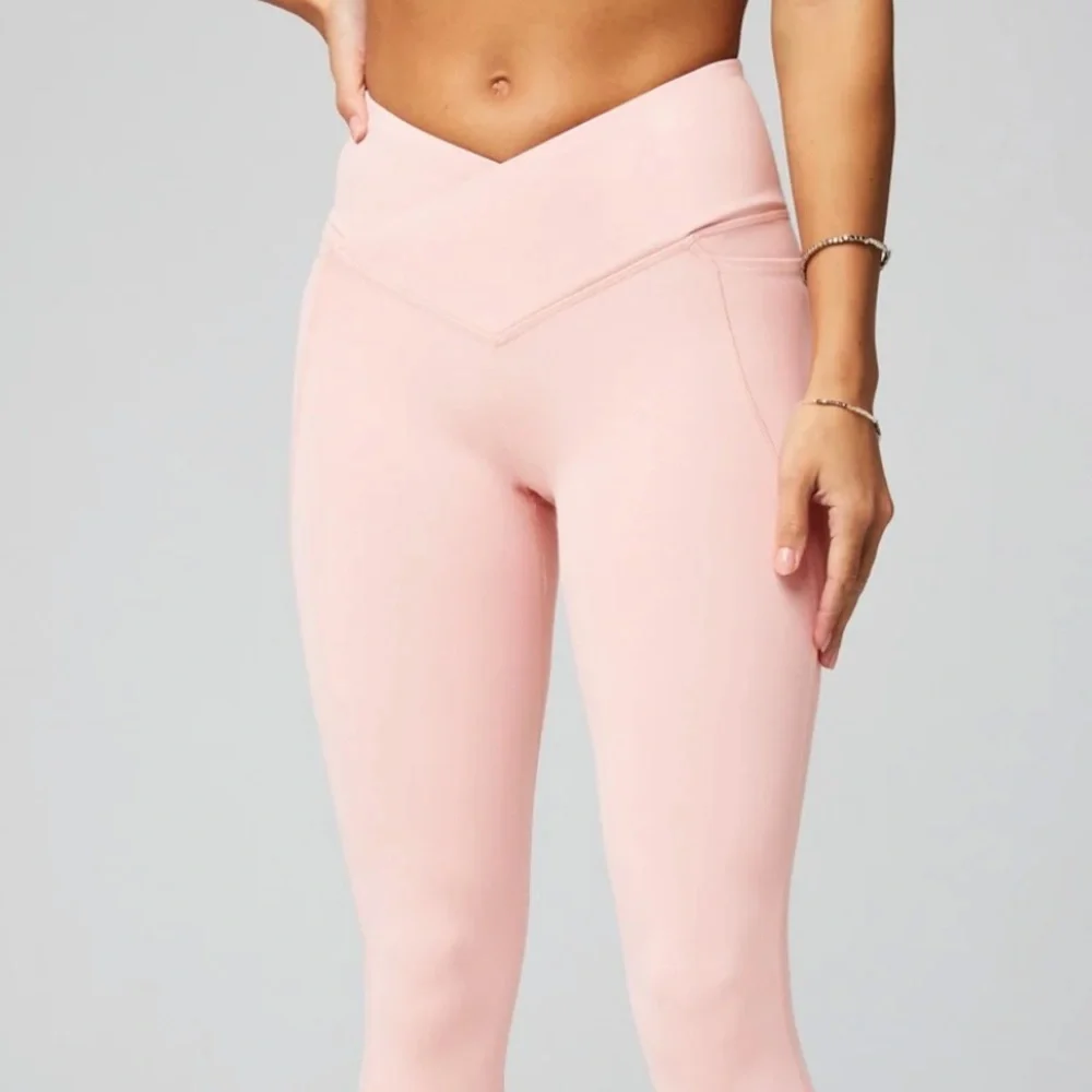 Fabletics Oasis PureLuxe Crossover 7/8 Legging NWT large champagne blush pink - Picture 2 of 6